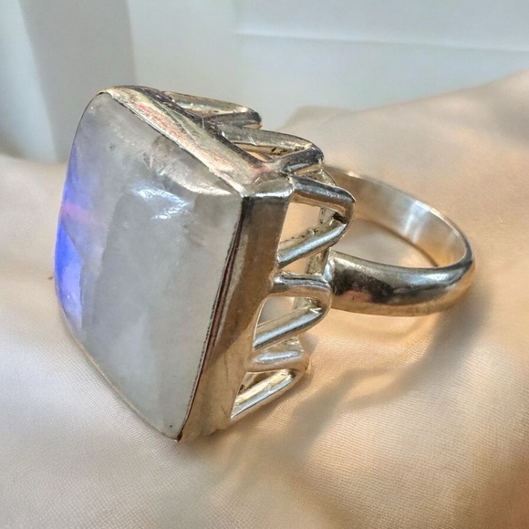 Natural Moonstone Sterling Silver Ring (8.5) - Picture 3 of 14